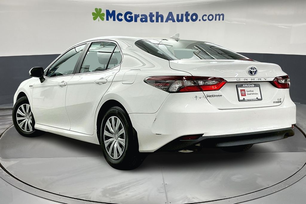 2021 Toyota Camry Hybrid LE photo 3