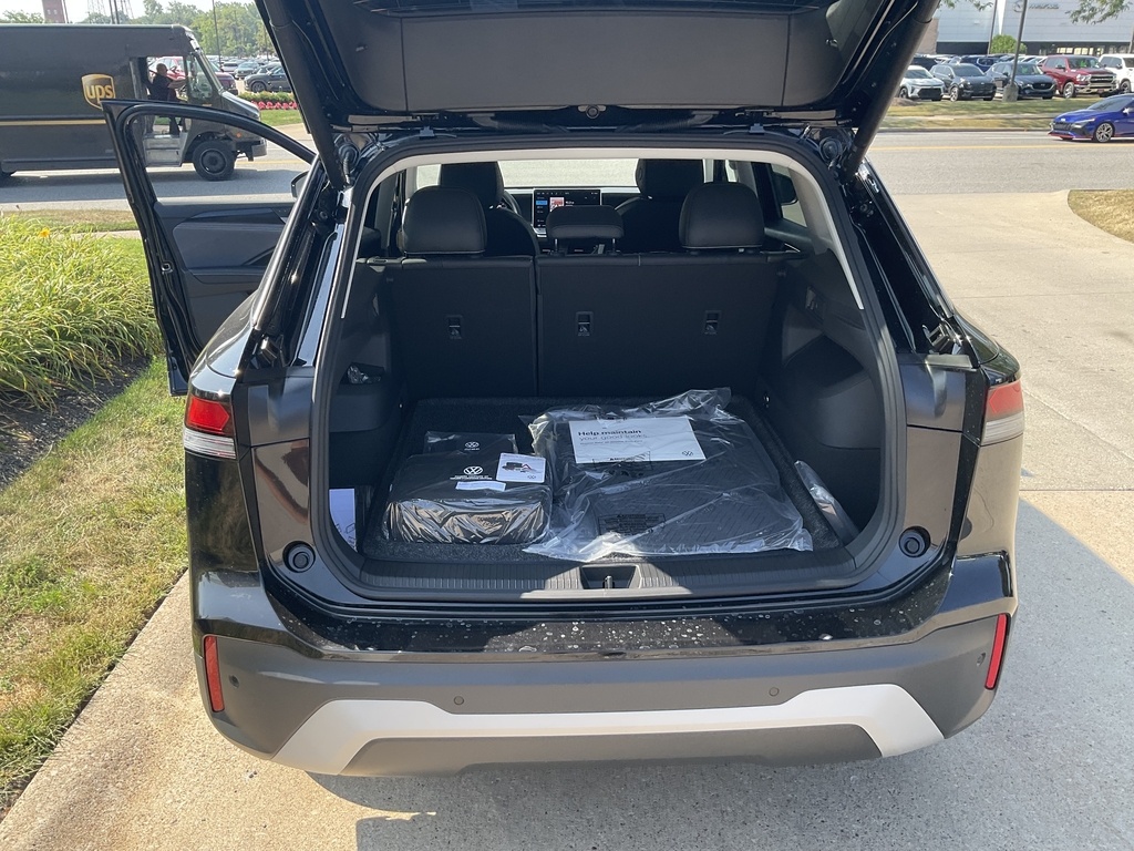 2025 Volkswagen Tiguan SE photo 7