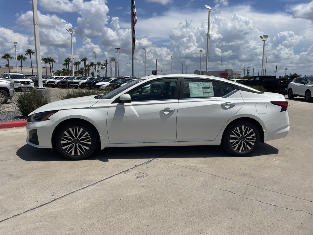 2025 Nissan Altima SV photo 2