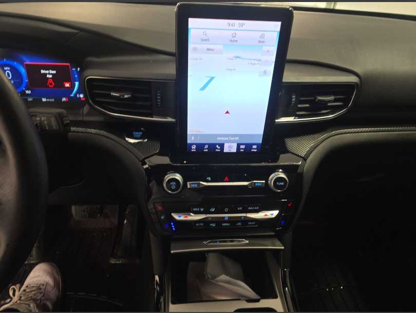 2023 Ford Explorer ST photo 7
