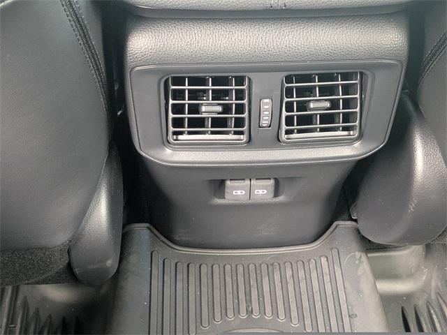2025 Toyota RAV4 Hybrid XSE photo 15