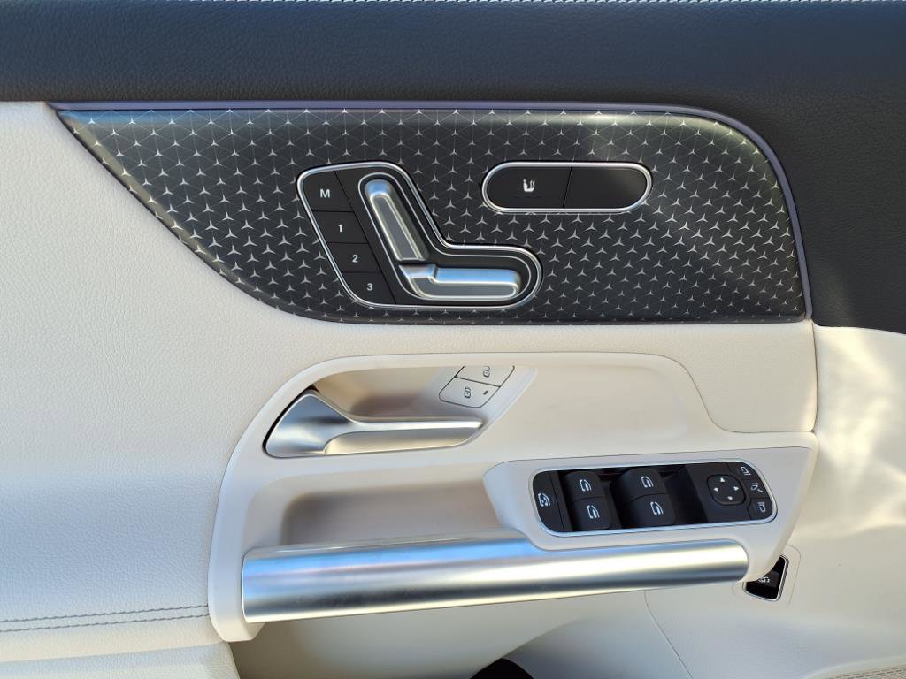 2026 Mercedes Benz GLA 250 photo 11