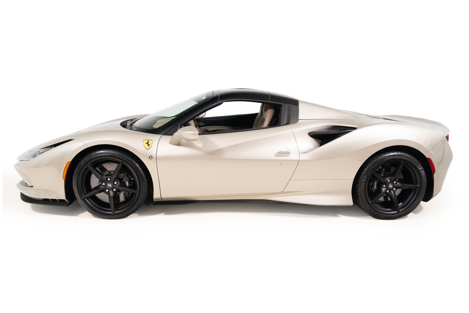 2021 Ferrari F8 Spider Base photo 2