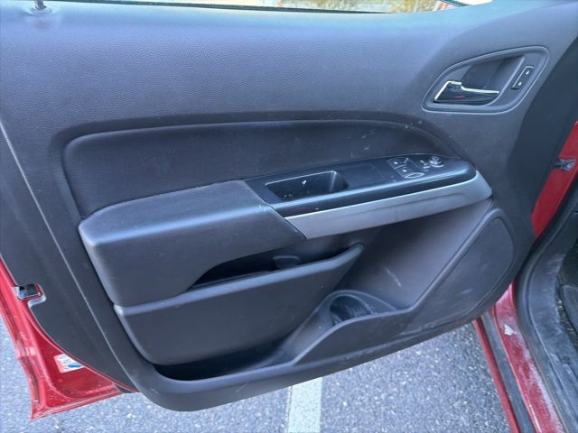 2015 Chevrolet Colorado LT photo 3