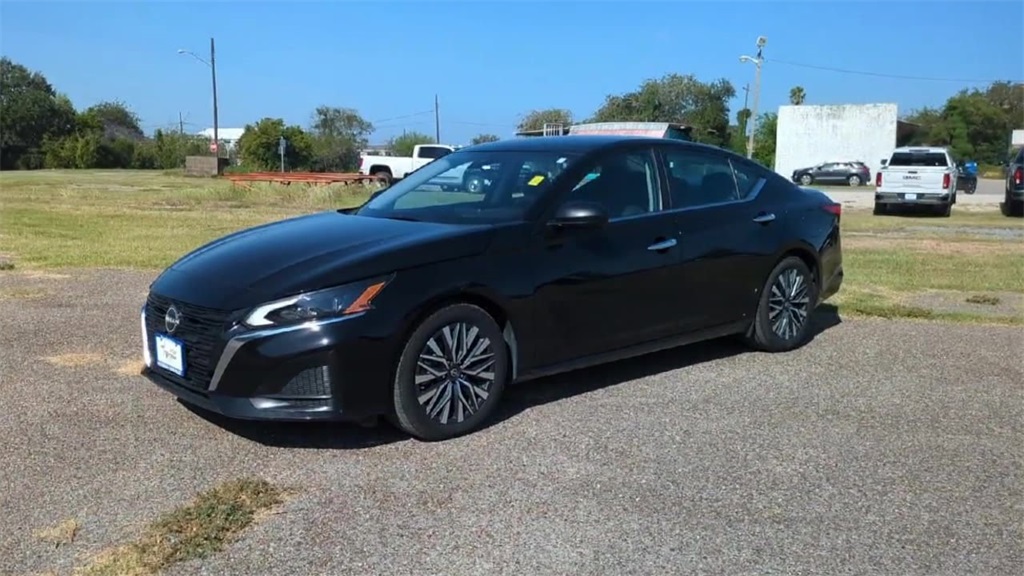 2024 Nissan Altima 2.5 SV photo 4