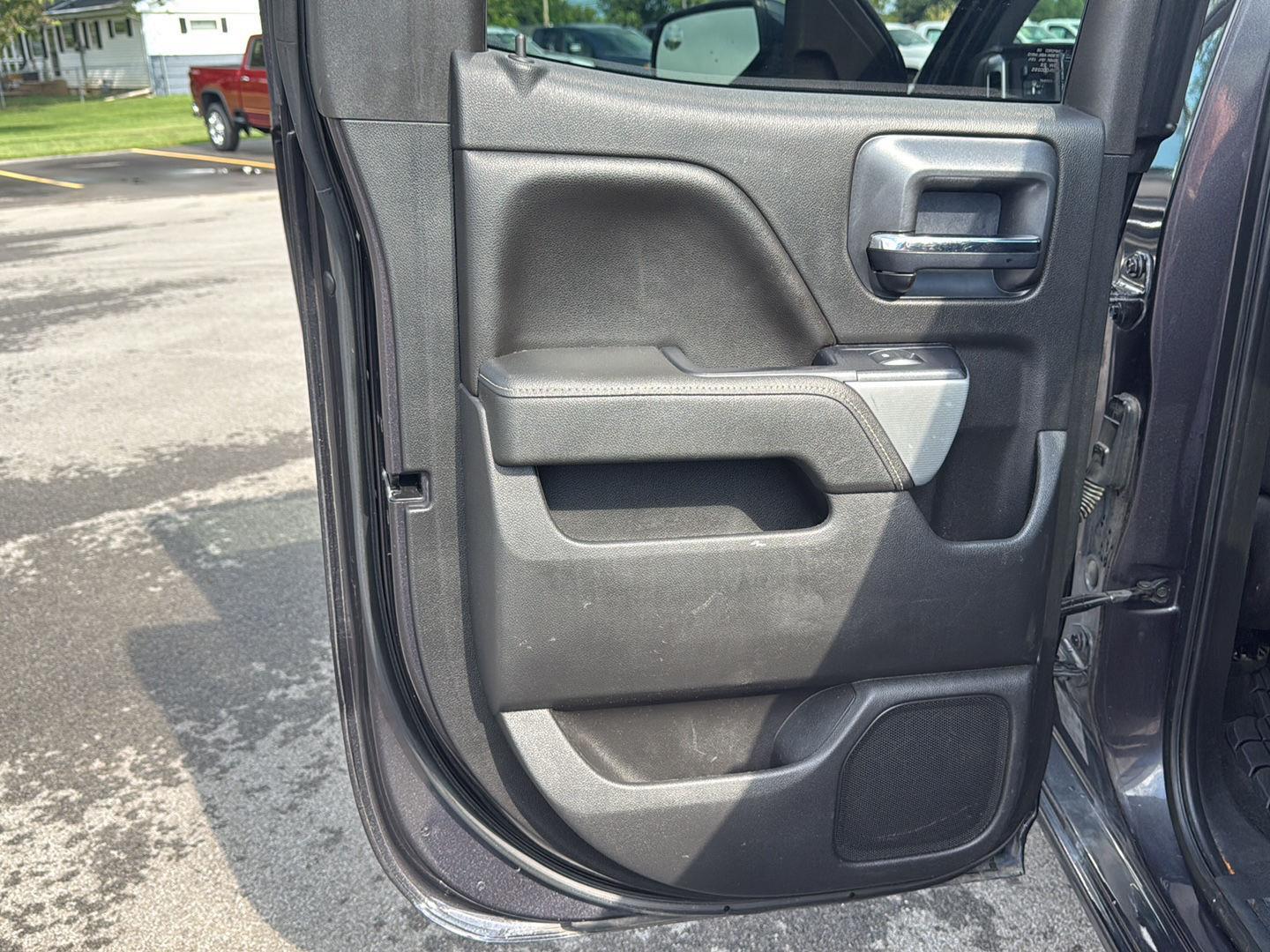 2015 Chevrolet Silverado 1500 LT photo 18