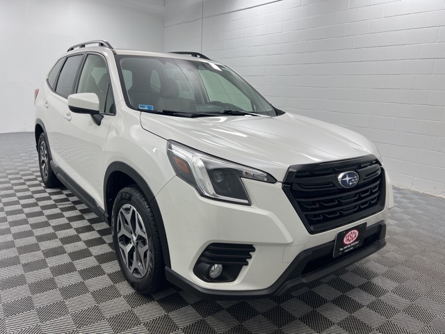 2023 Subaru Forester Premium's photo