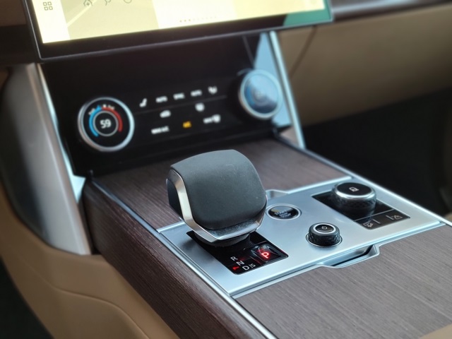 2023 Land Rover Range Rover SE photo 26