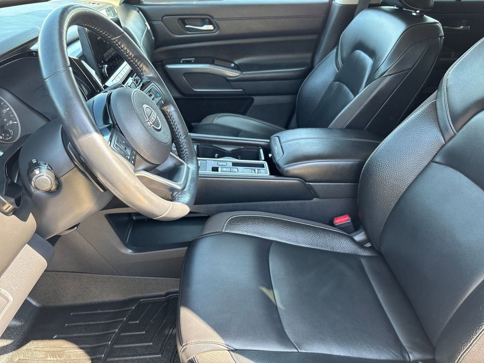 2022 Nissan Pathfinder SL photo 5