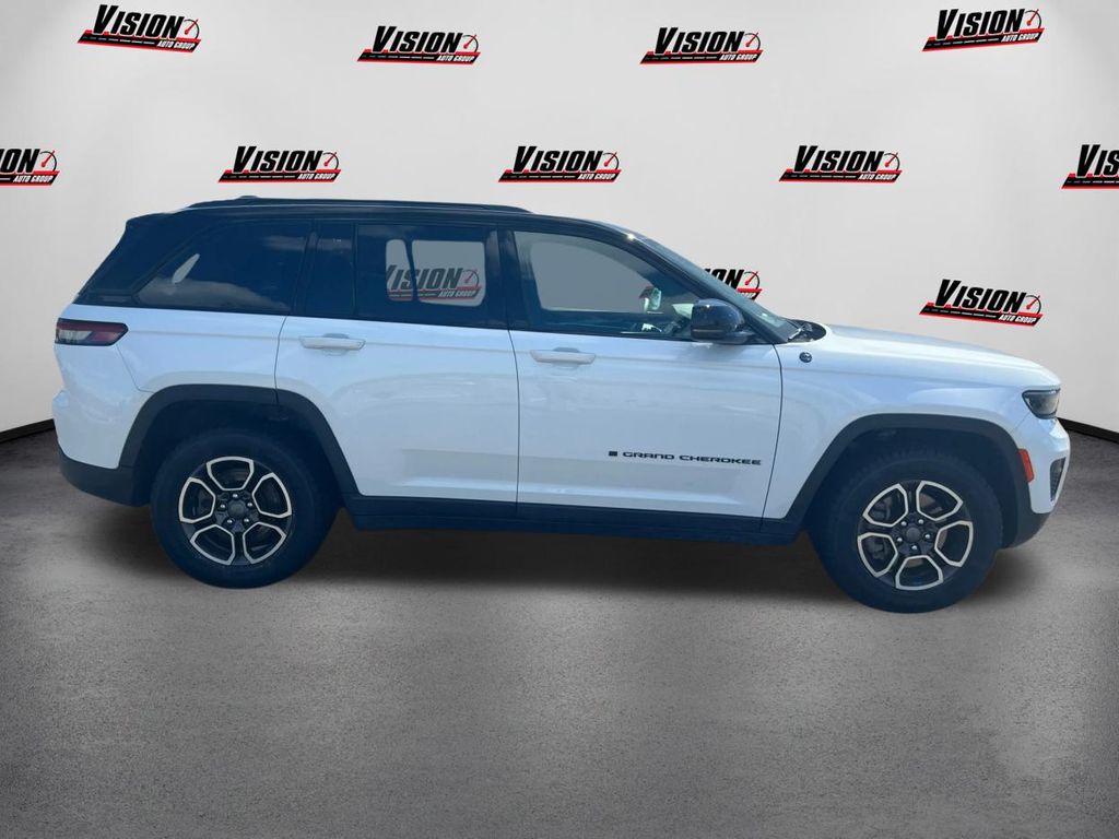 2023 Jeep Grand Cherokee Trailhawk 4xe photo 4
