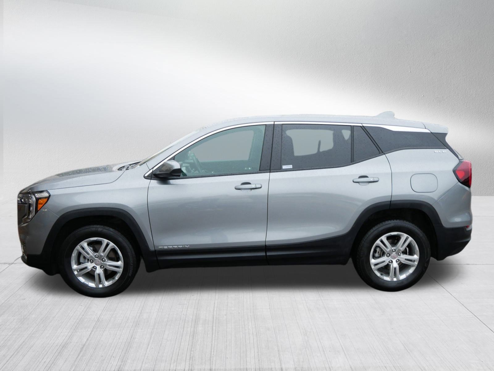2024 Gmc Terrain SLE photo 2