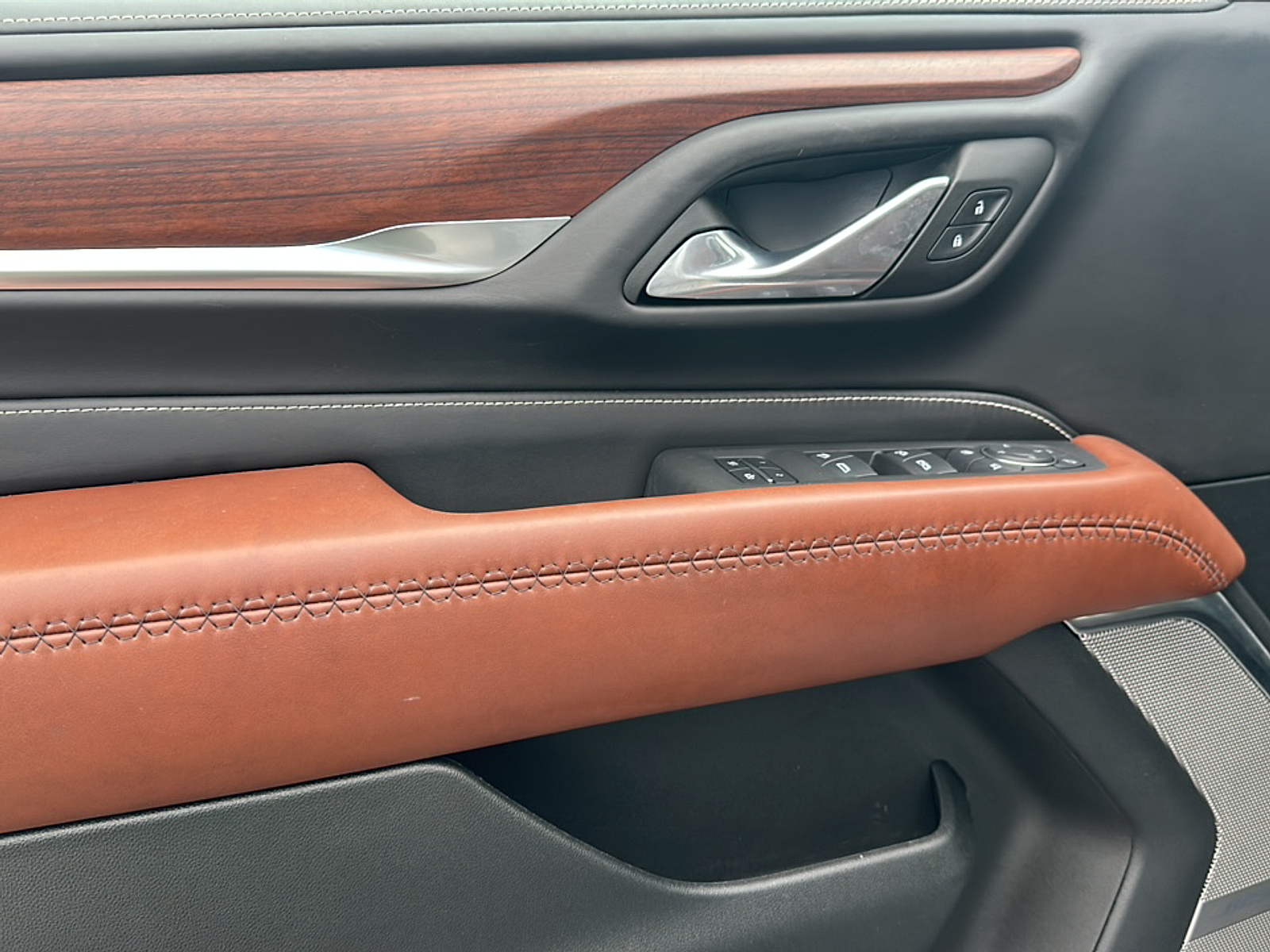 2024 Gmc Yukon Denali Ultimate photo 4