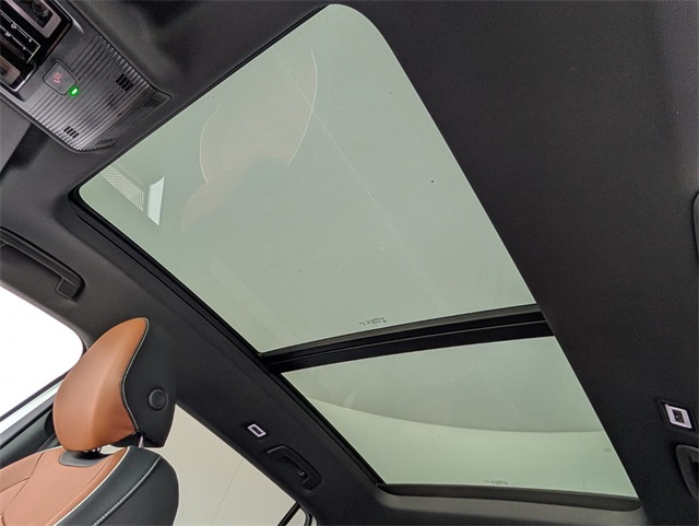 2025 Volkswagen Tiguan SEL R-Line Black photo 11