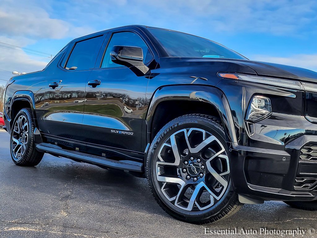 2024 Chevrolet Silverado EV RST photo 4