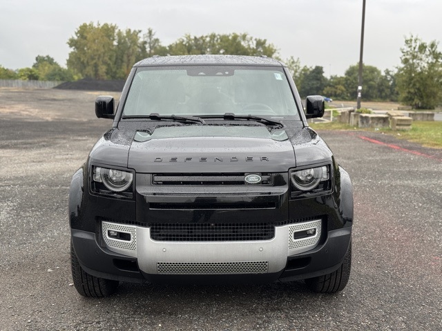 2025 Land Rover Defender 110 S photo 6