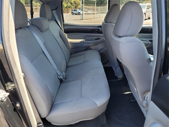2015 Toyota Tacoma PreRunner V6 photo 12