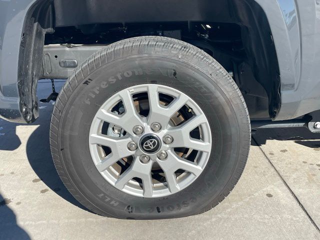 2025 Toyota Tacoma SR5 photo 3