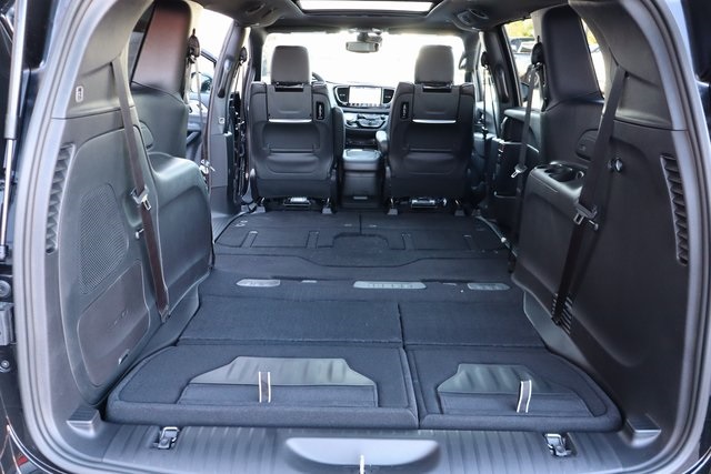2026 Chrysler Pacifica Limited photo 38