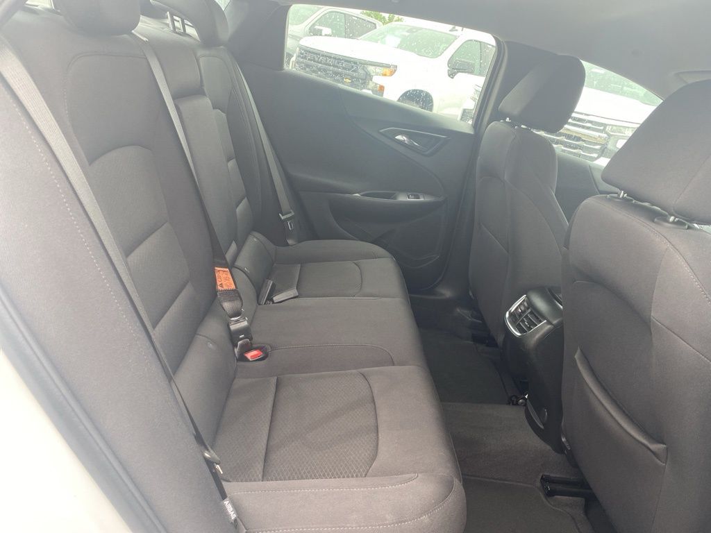 2023 Chevrolet Malibu 1LT photo 12