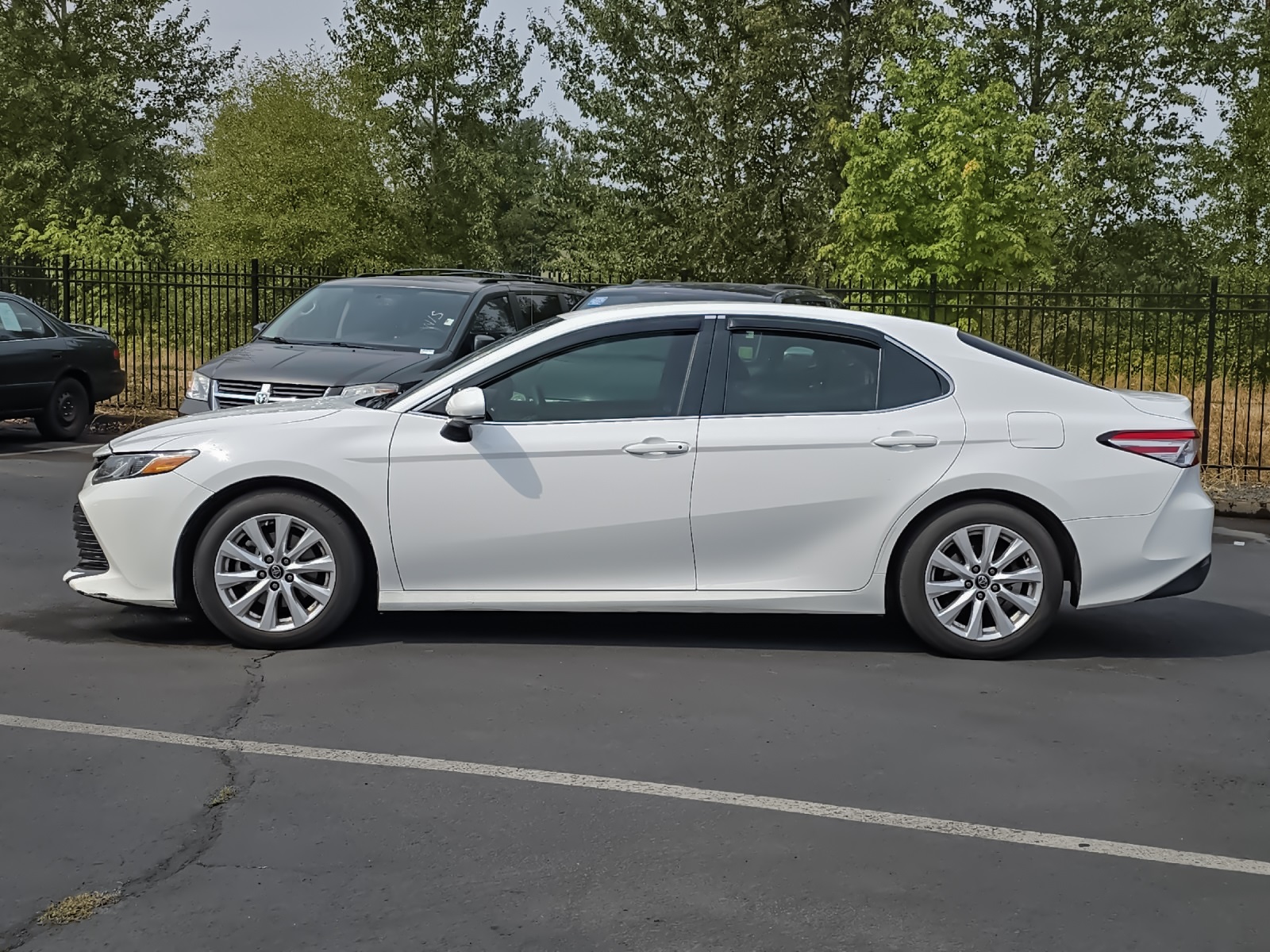 2018 Toyota Camry SE XLE photo 6