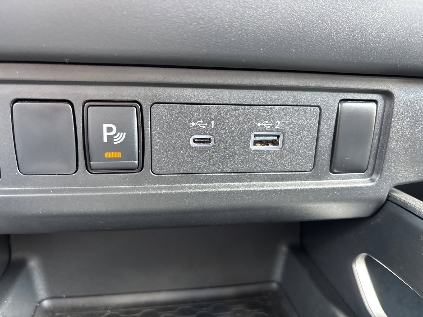 2024 Nissan Frontier SV photo 5