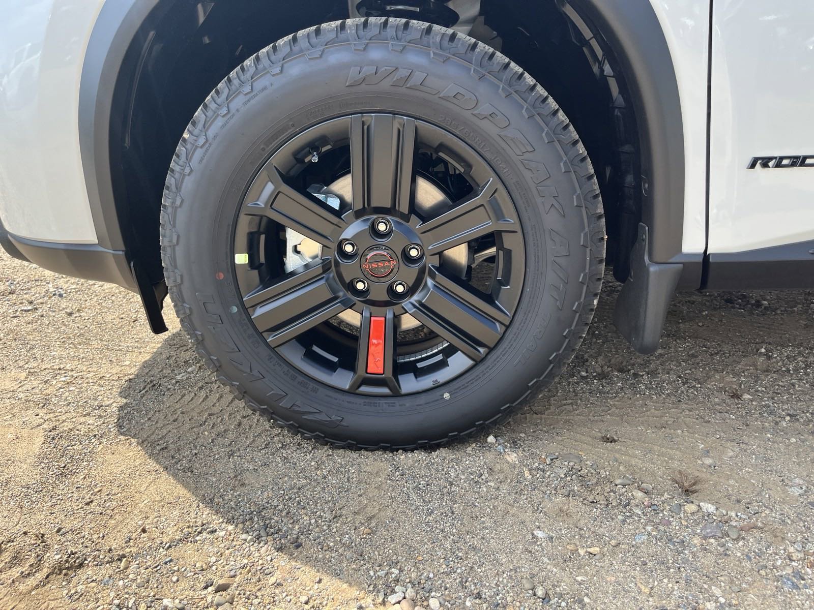 2025 Nissan Rogue SV photo 5