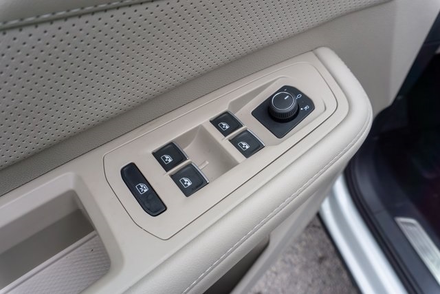 2024 Volkswagen Atlas SE Technology photo 19
