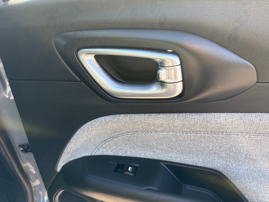 2024 Jeep Compass Latitude photo 24
