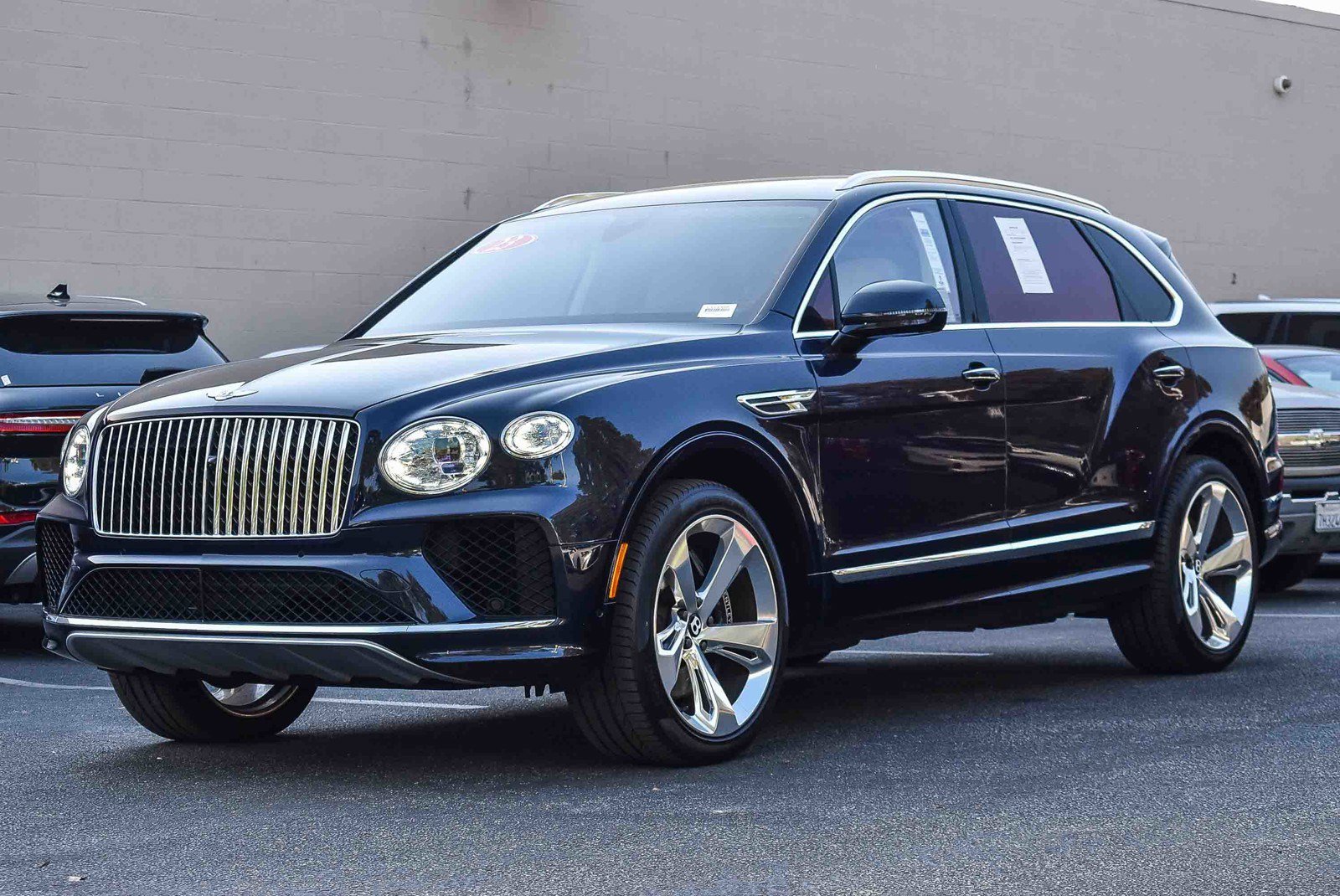 2023 Bentley Bentayga EWB Azure First Edition photo 3