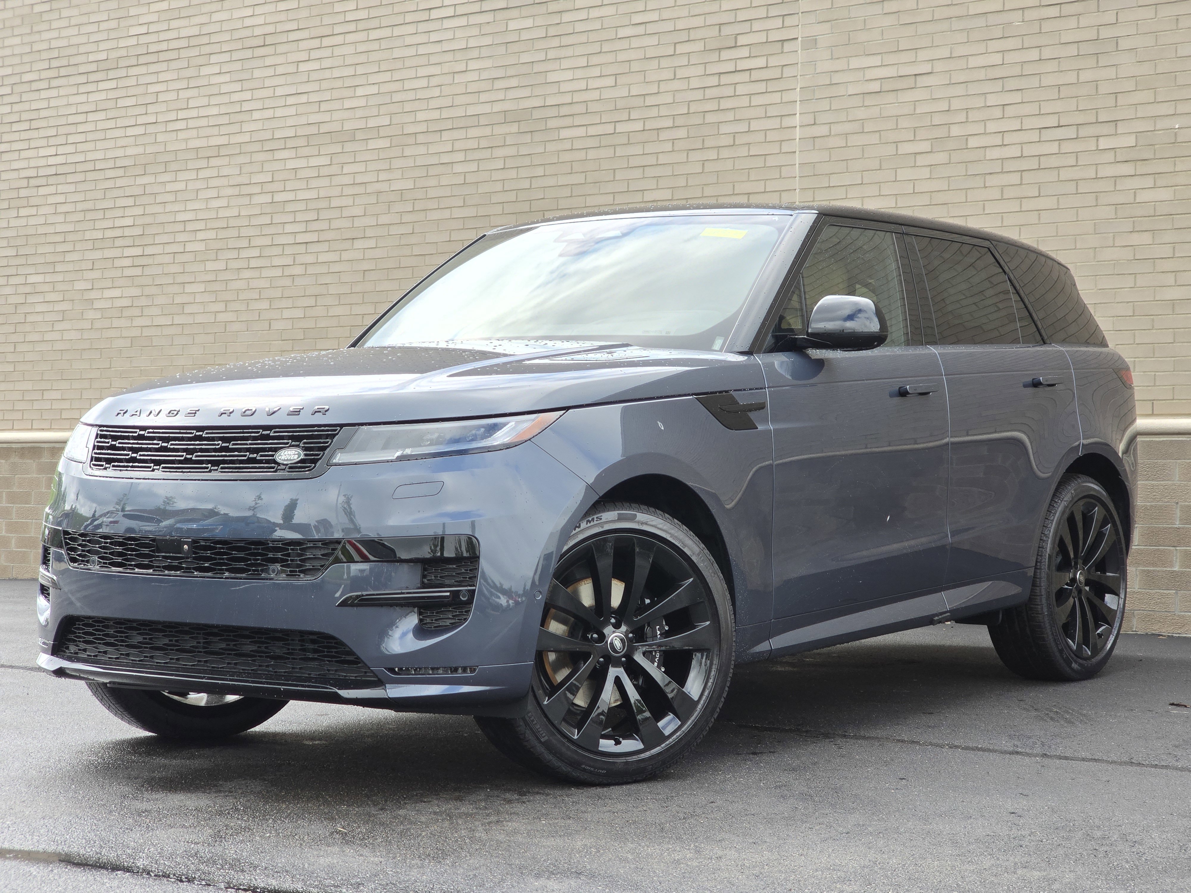 2025 Land Rover Range Rover Sport Dynamic SE's photo