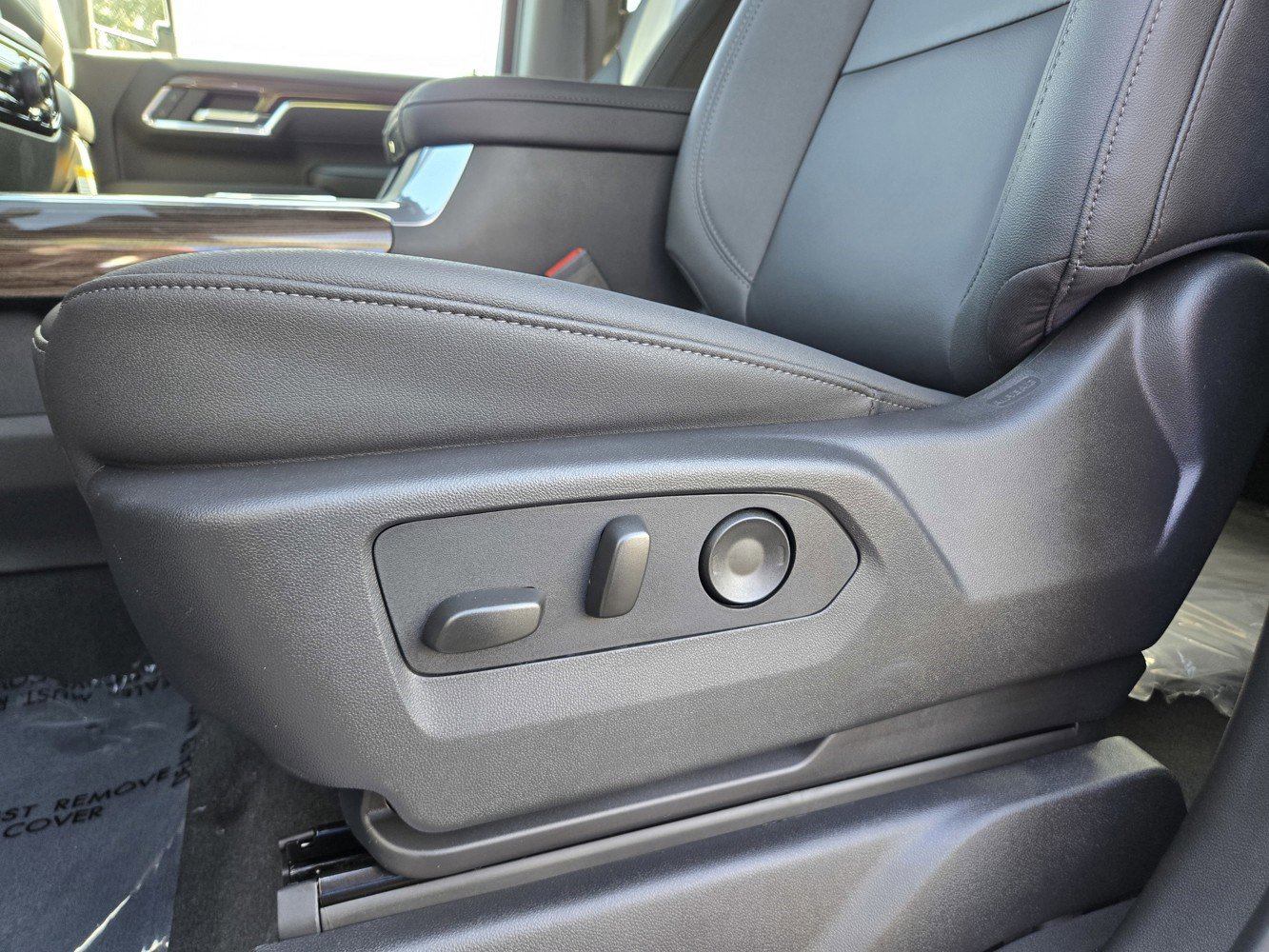 2025 Chevrolet Silverado 2500HD LT photo 10