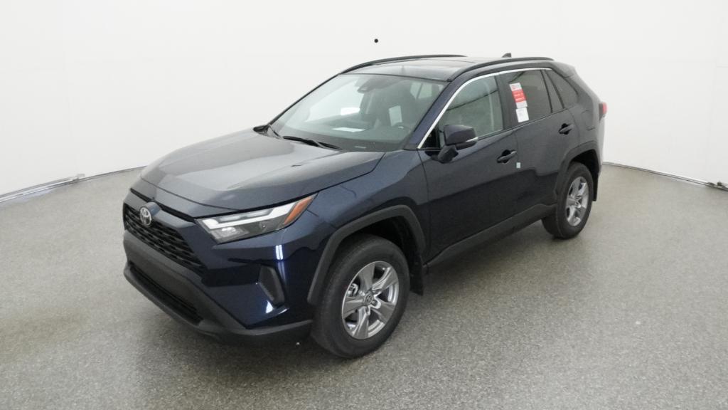 2025 Toyota RAV4 XLE's photo