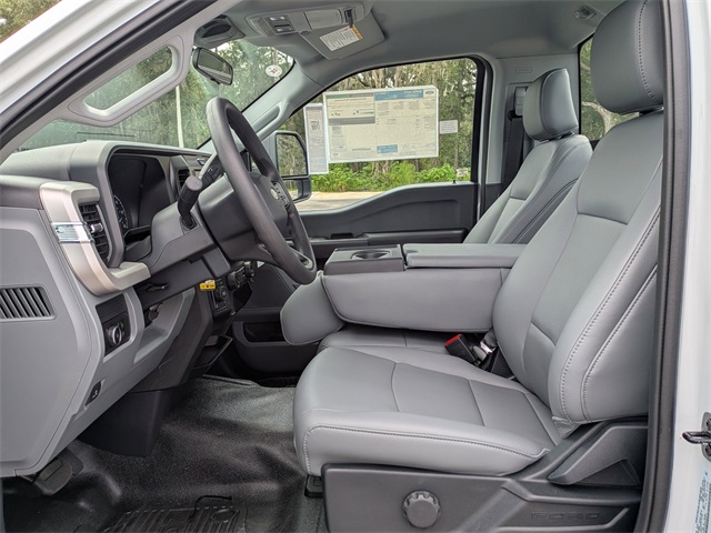 2026 Ford F-350 photo 13