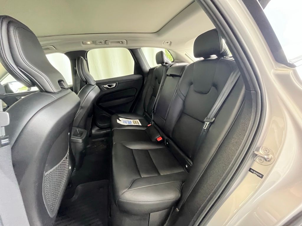 2024 Volvo XC60 B5 Core photo 22