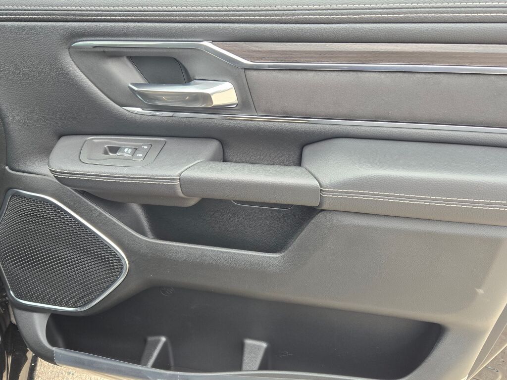 2026 Ram 1500 Laramie photo 4