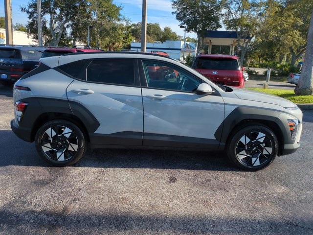 2024 Hyundai Kona SEL photo 3