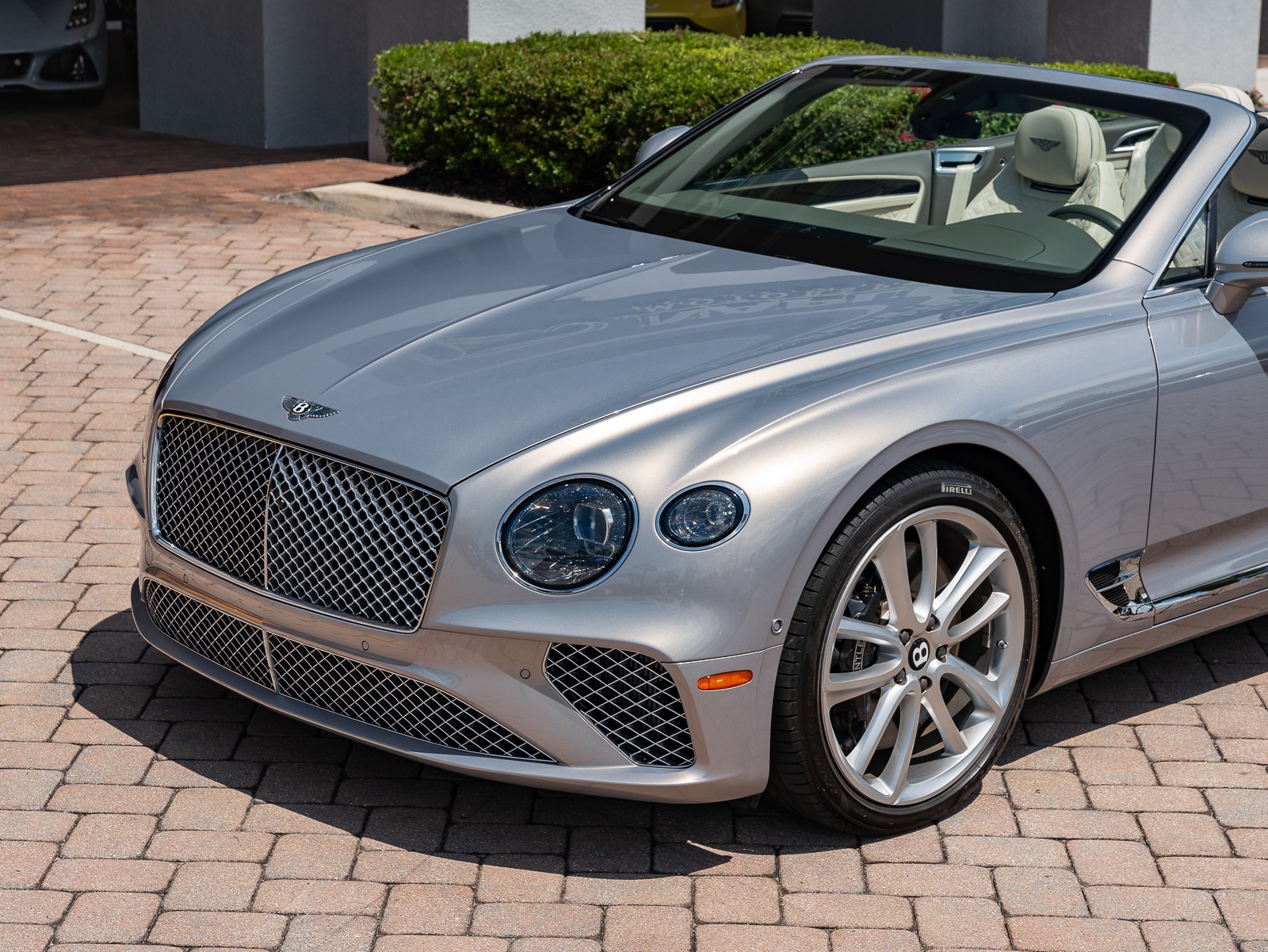2022 Bentley Continental GT V8 photo 5