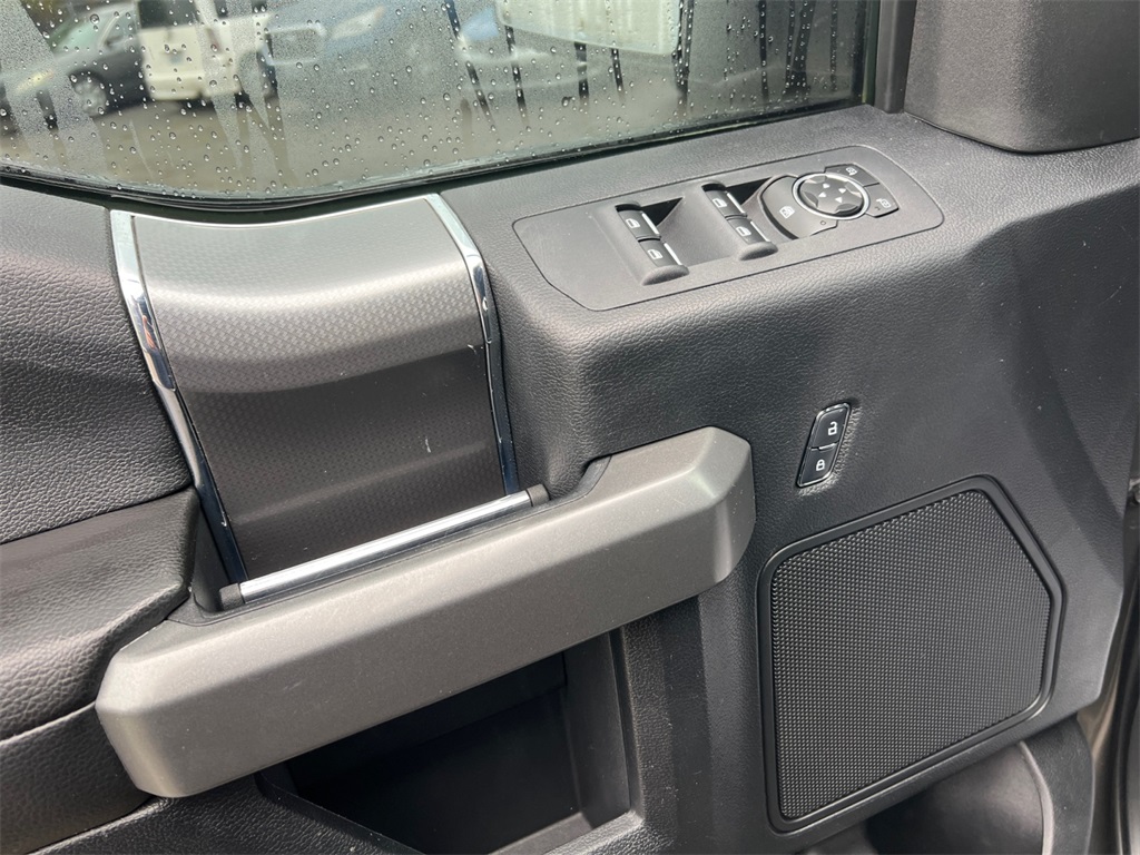 2016 Ford F-150 photo 11