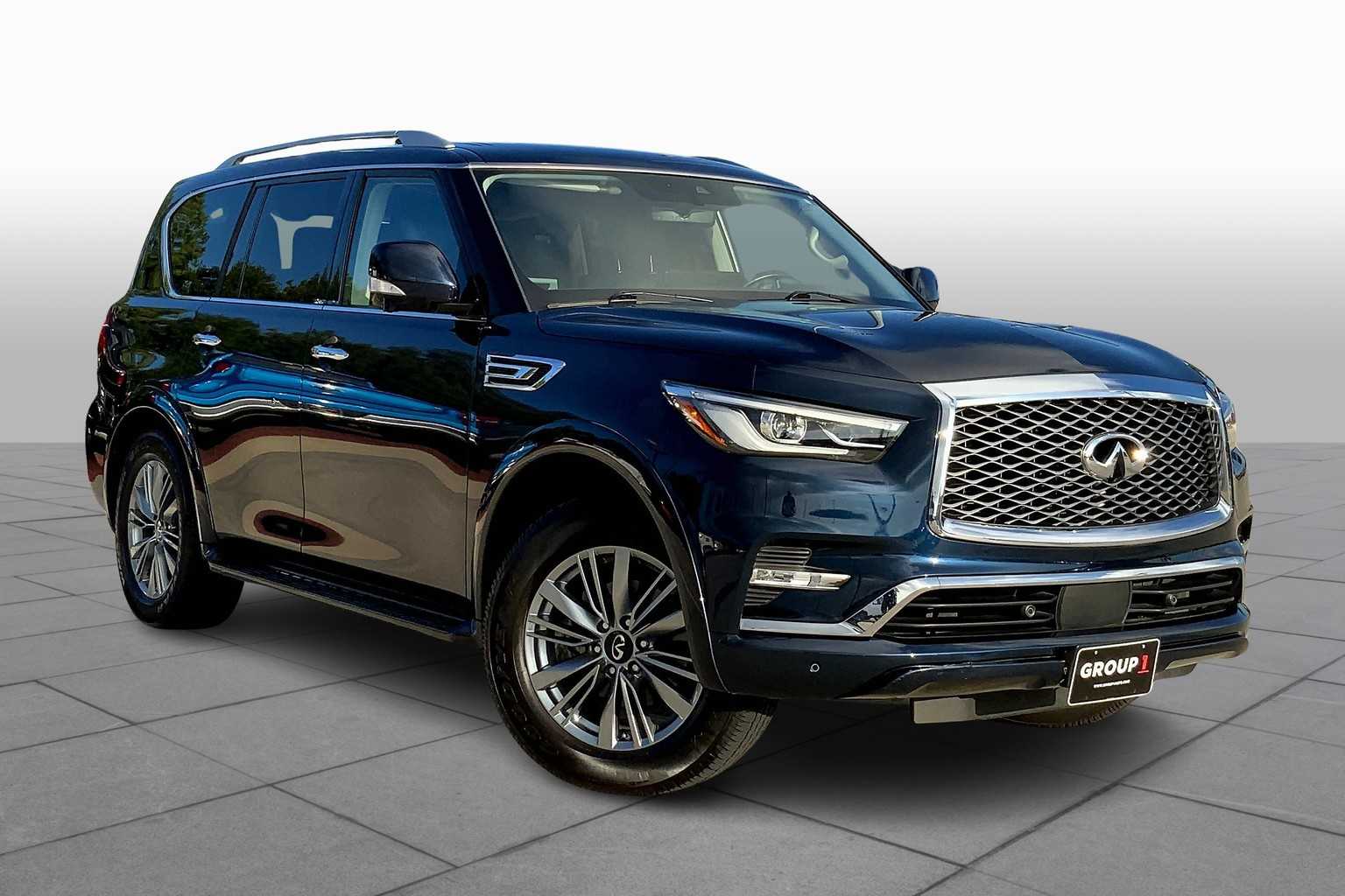 2022 Infiniti QX80 Luxe photo 2