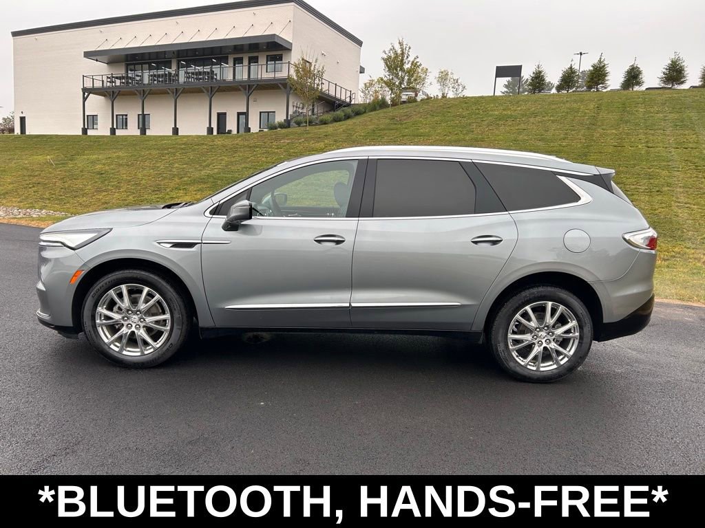 2023 Buick Enclave Premium photo 3