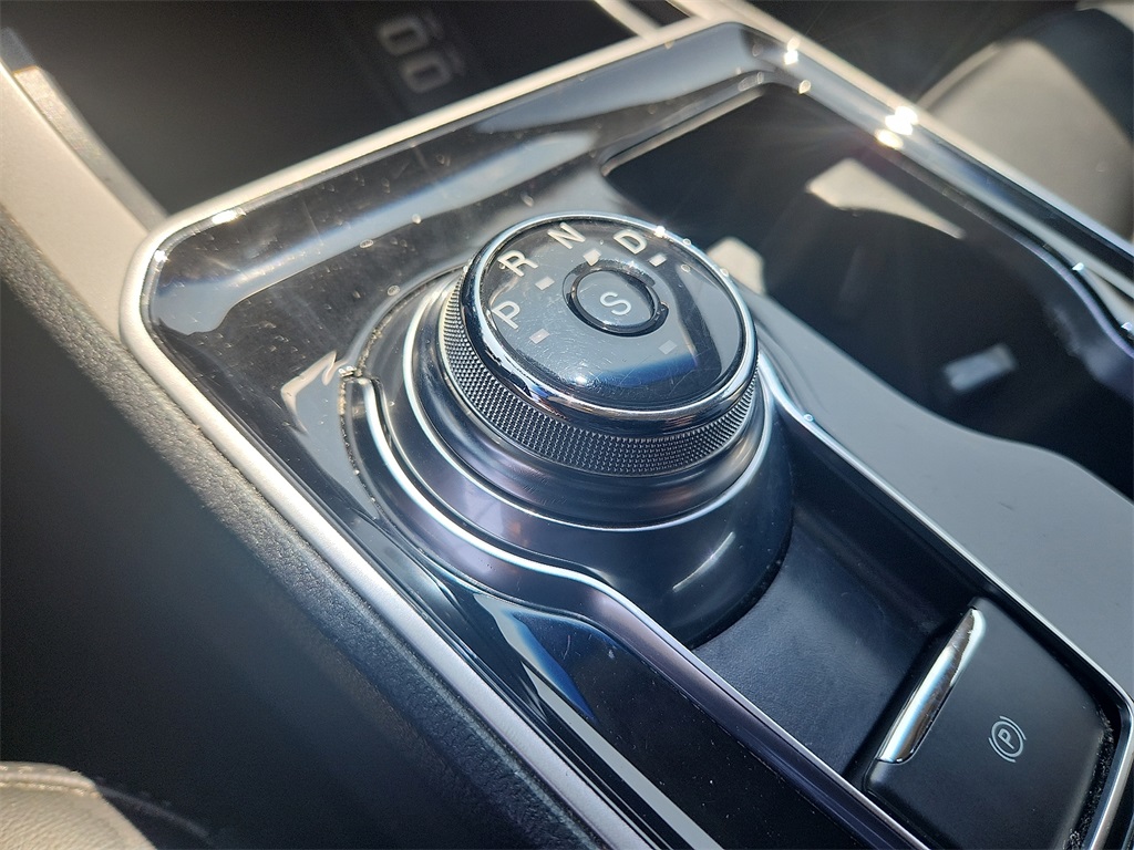 2020 Ford Edge SEL photo 14