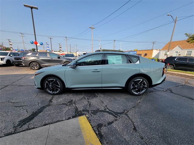 2025 Kia K4 GT-Line photo 7