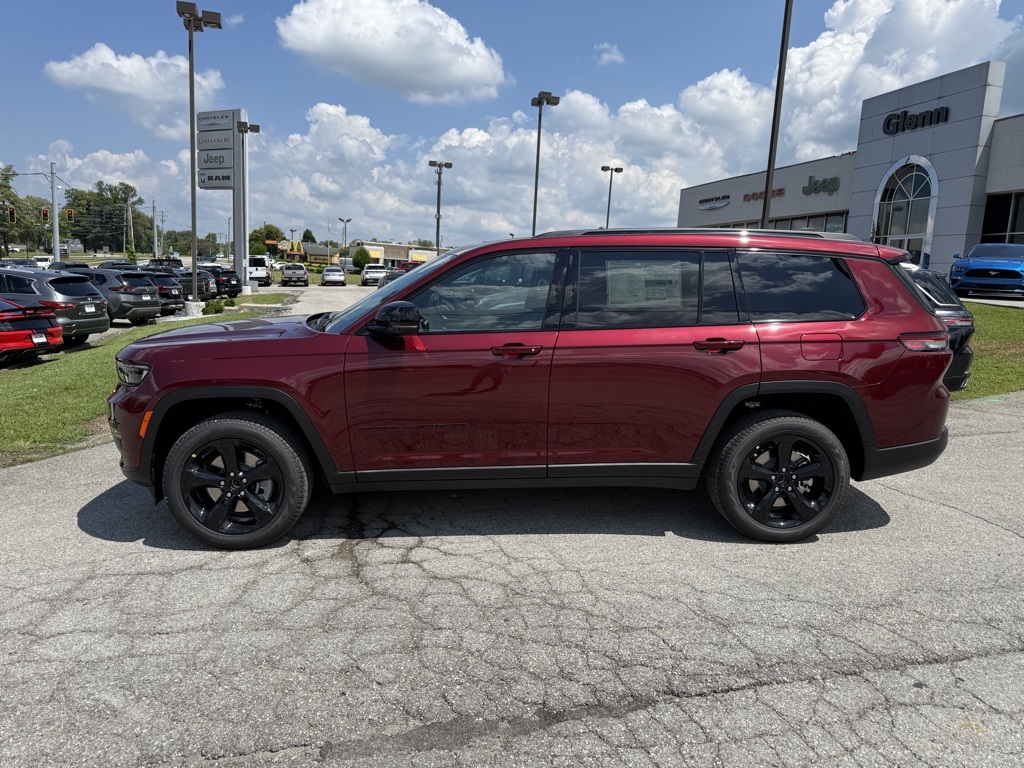 2025 Jeep Grand Cherokee Limited photo 9