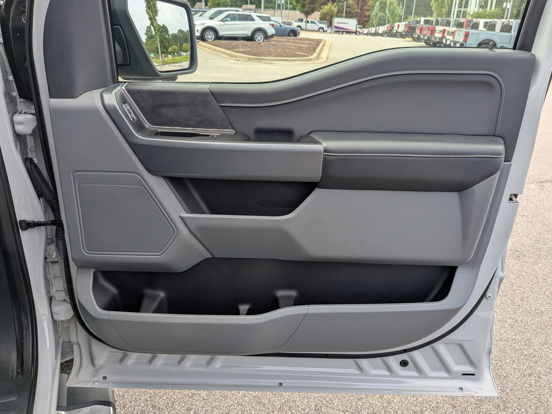 2024 Ford F-150 XLT photo 32