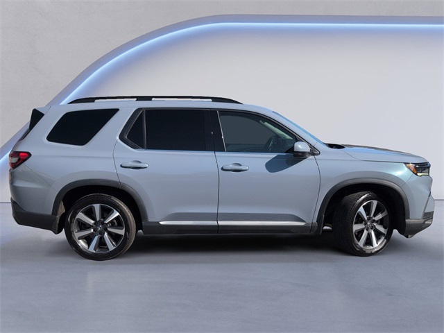2023 Honda Pilot Touring photo 2