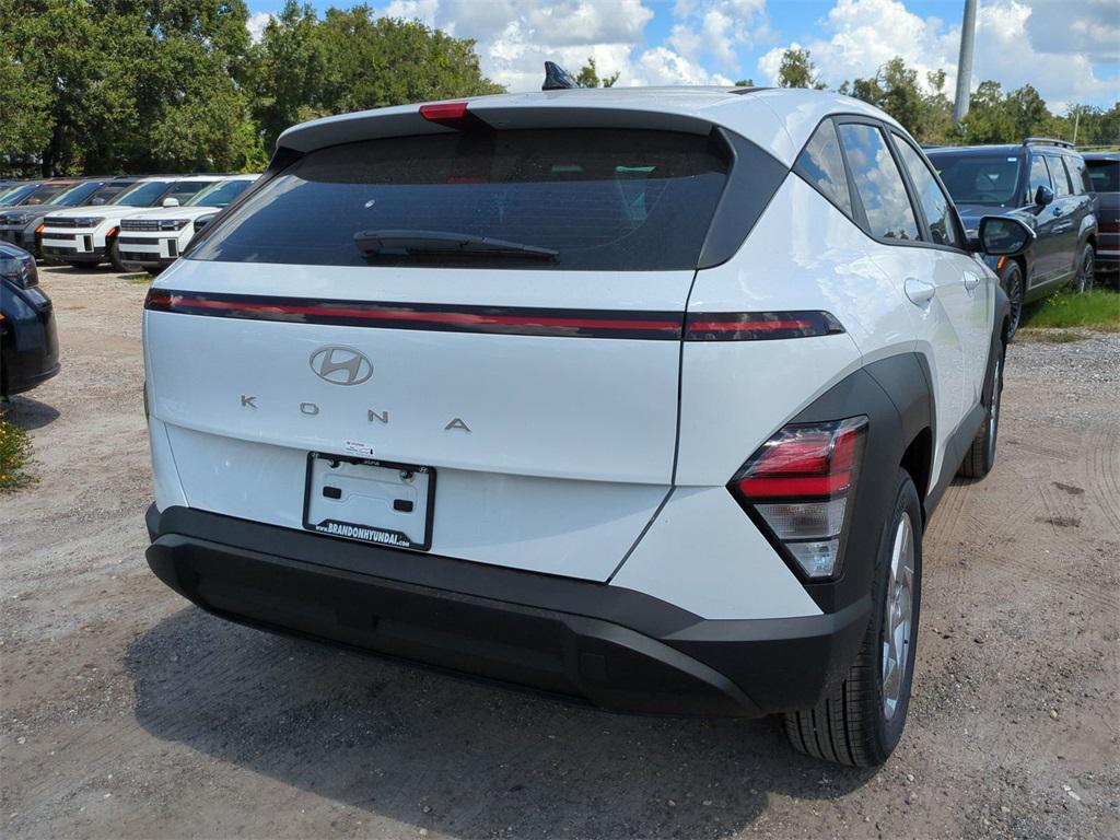 2026 Hyundai Kona SE photo 4