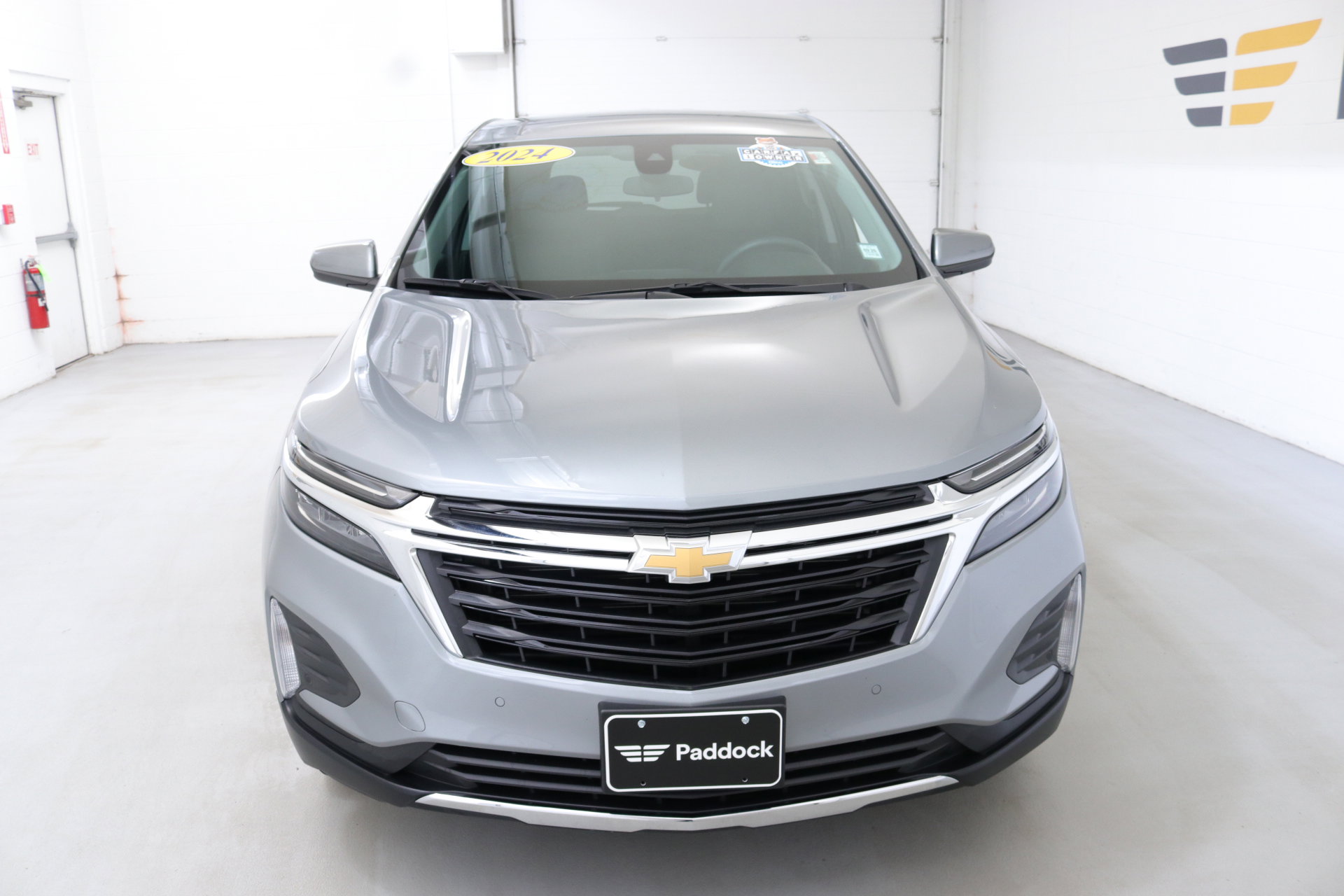 2024 Chevrolet Equinox LT photo 2