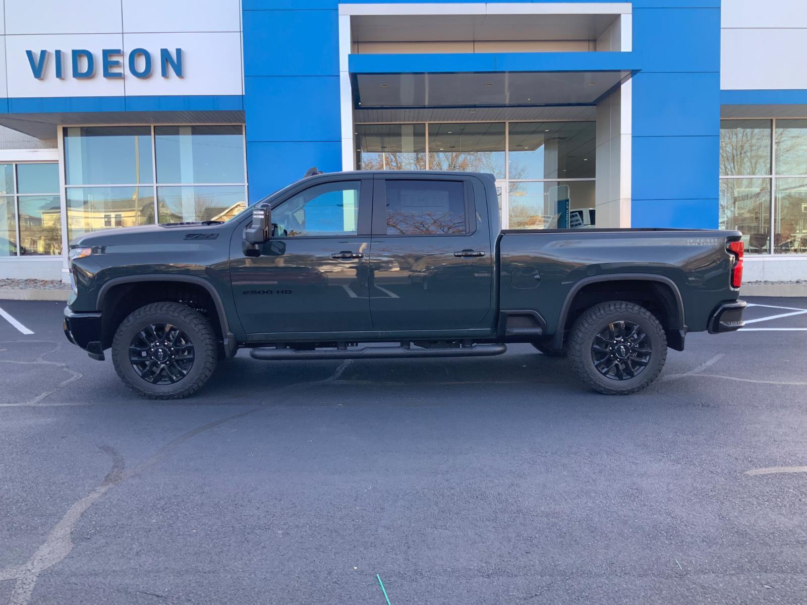 2026 Chevrolet Silverado 2500HD LT photo 4