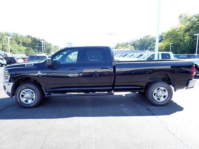 2025 Ram 2500 Tradesman photo 2