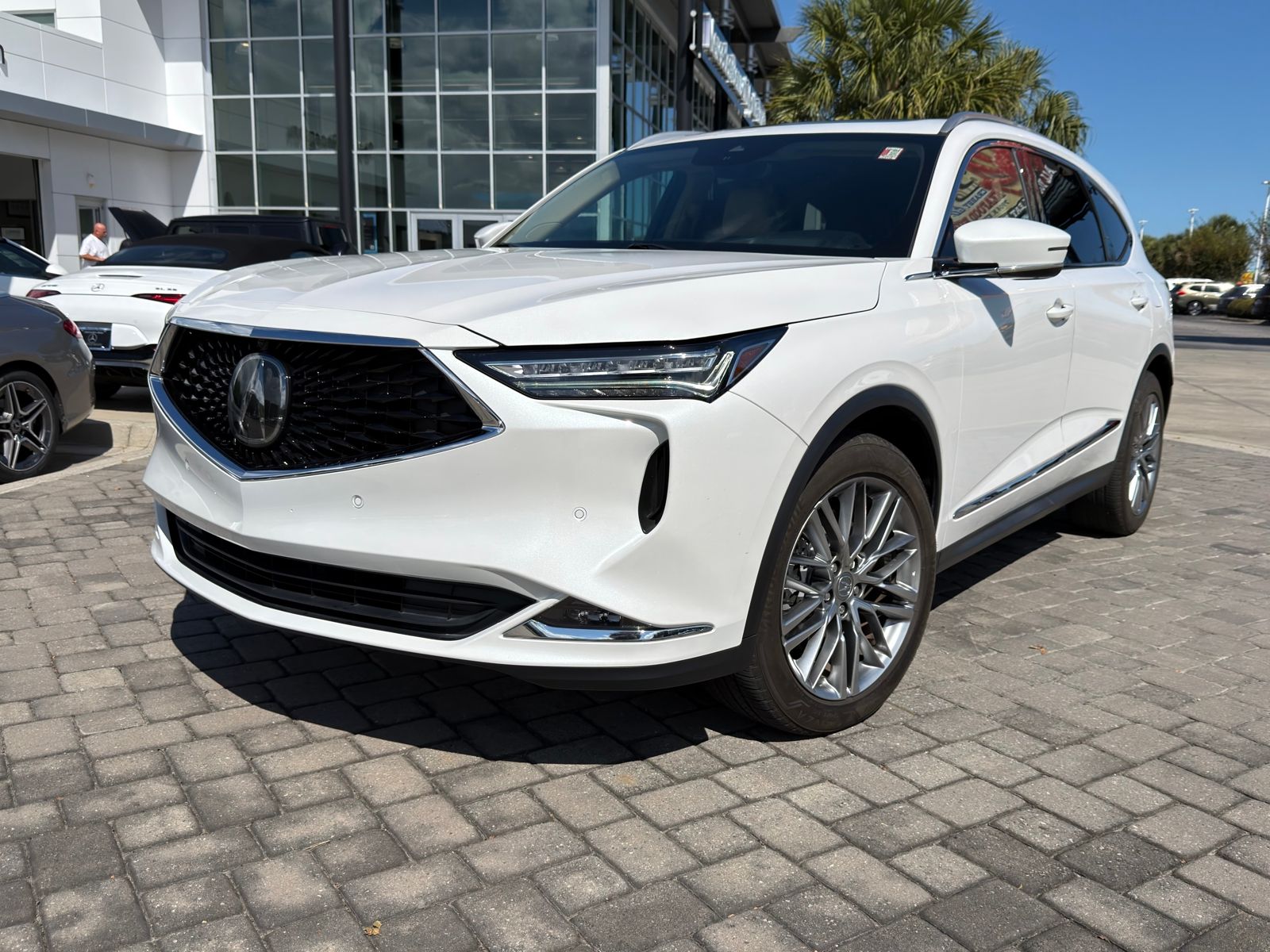 2023 Acura MDX Advance SH-AWD photo 2